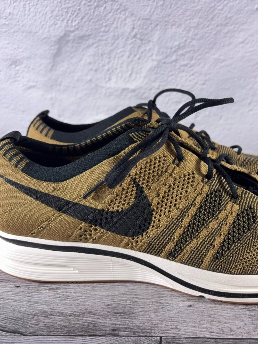 *NWOT* Nike Men's Flyknit Trainer Sneakers AH 8396-203 Golden Beige - US 11.5